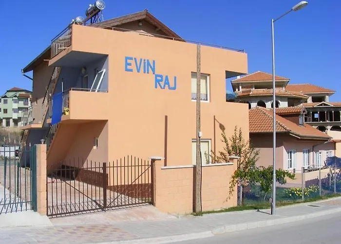 евин рай Къща за гости *